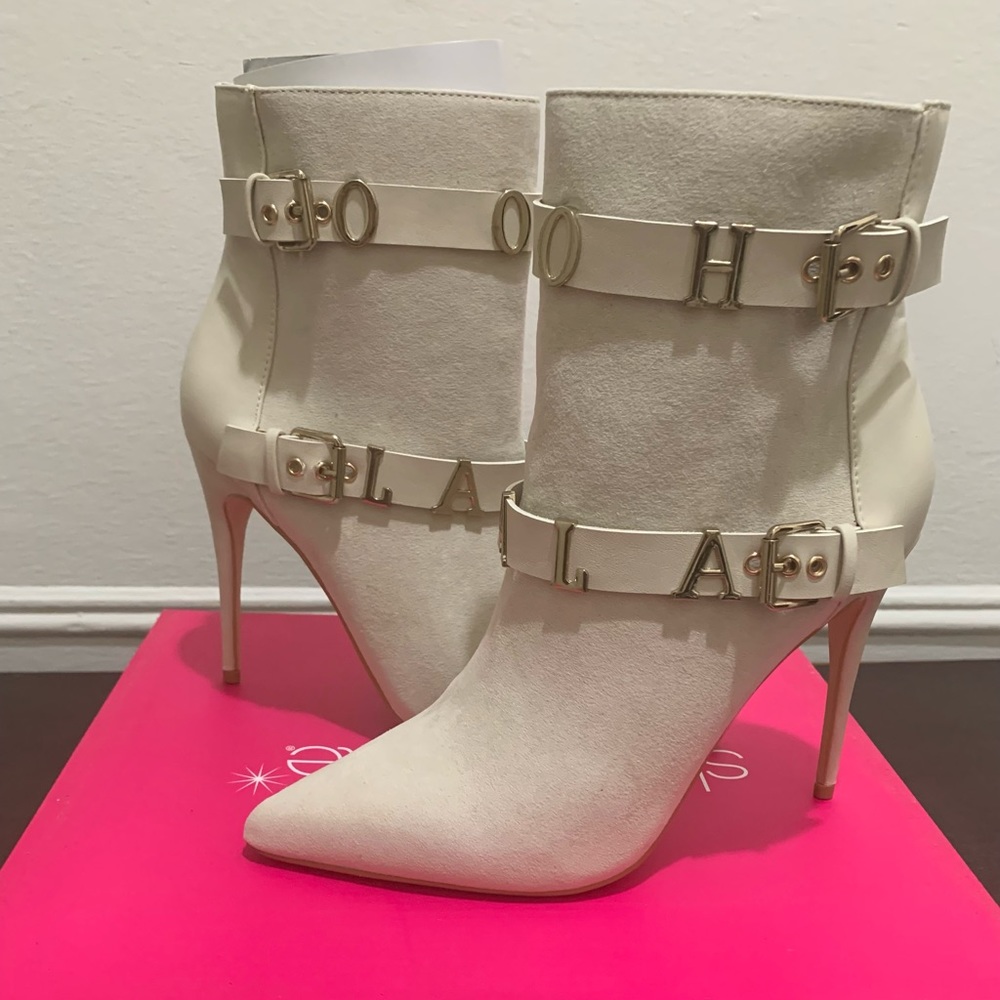 Passion (ooh Lala) off white booties